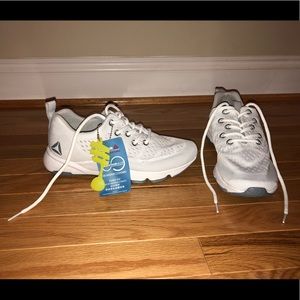 Women’s Reebok Cloudride Walking Shoe Size 7